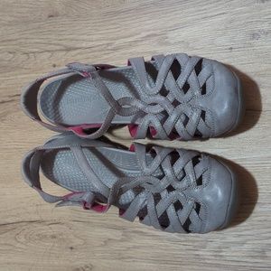 Baretraps Franky sandal. Gray and pink  size 9.5.  GUC.